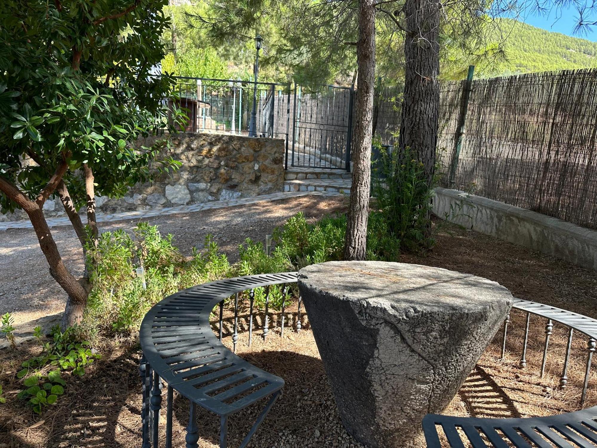 Casas Rurales Cerro Lobo Yeste Exterior photo